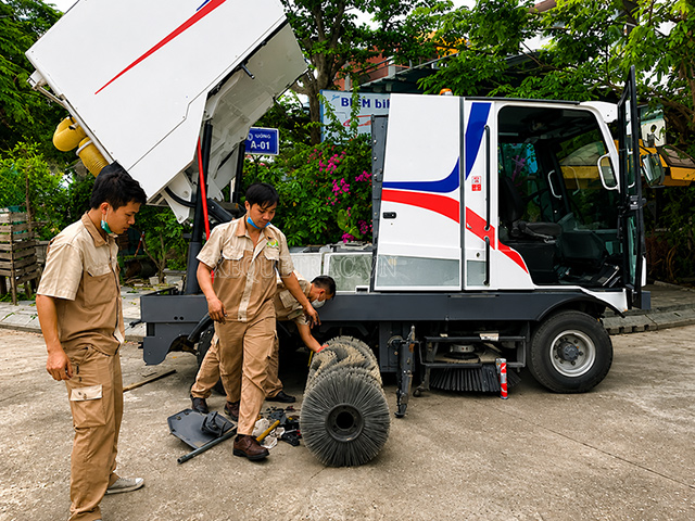 Những dấu hiệu cần thay phụ kiện xe quét rác