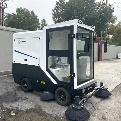 Xe quét rác ngồi lái Kumisai KMS - 240L