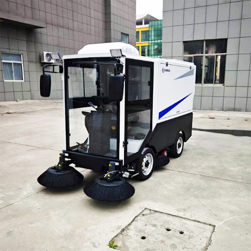 Xe quét rác ngồi lái Kumisai KMS - 155L