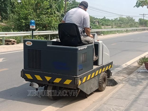Loại xe quét đường ngồi lái