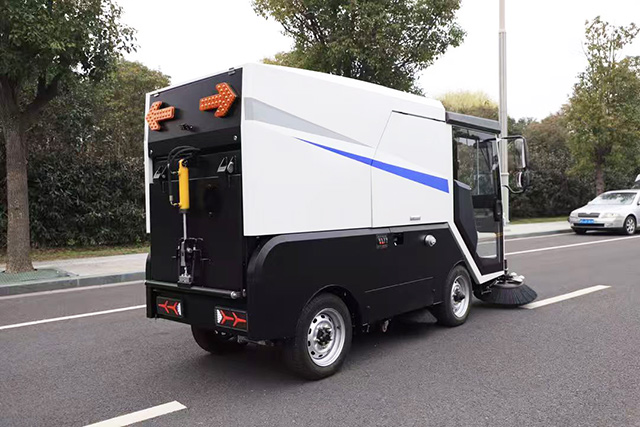 Kích thước xe quét rác ngồi lái Kumisai KMS-S2000-M